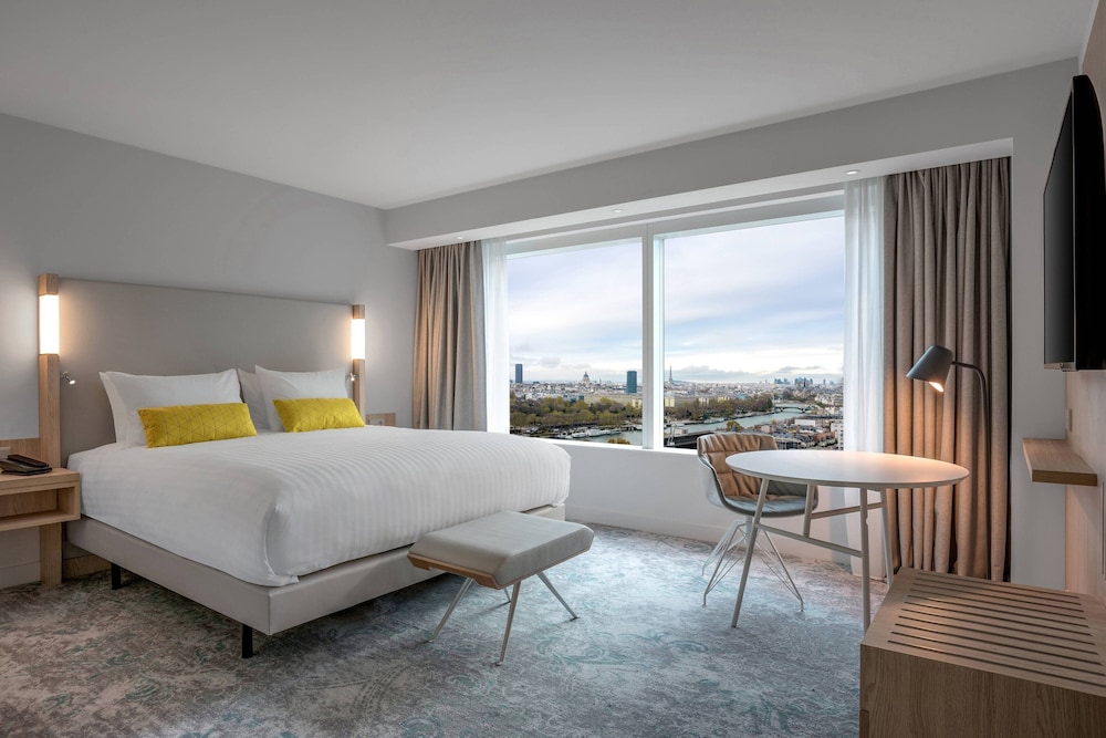 King Room with Eiffel Tower View photo 3