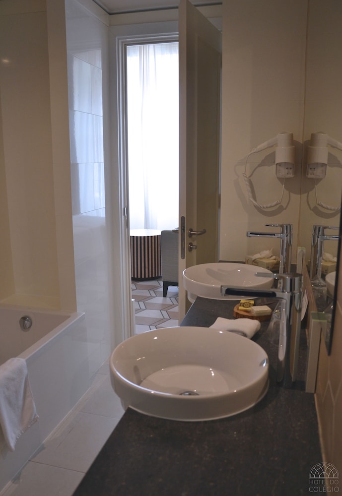 Superior Double or Twin Room - Photo 33