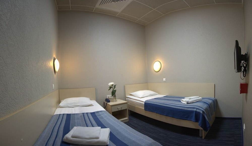 Twin Room, No Windows (12 часов/hours) photo 3