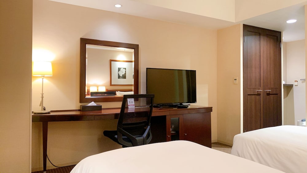 Premium Room, 2 Twin Beds, Smoking - Photo 3