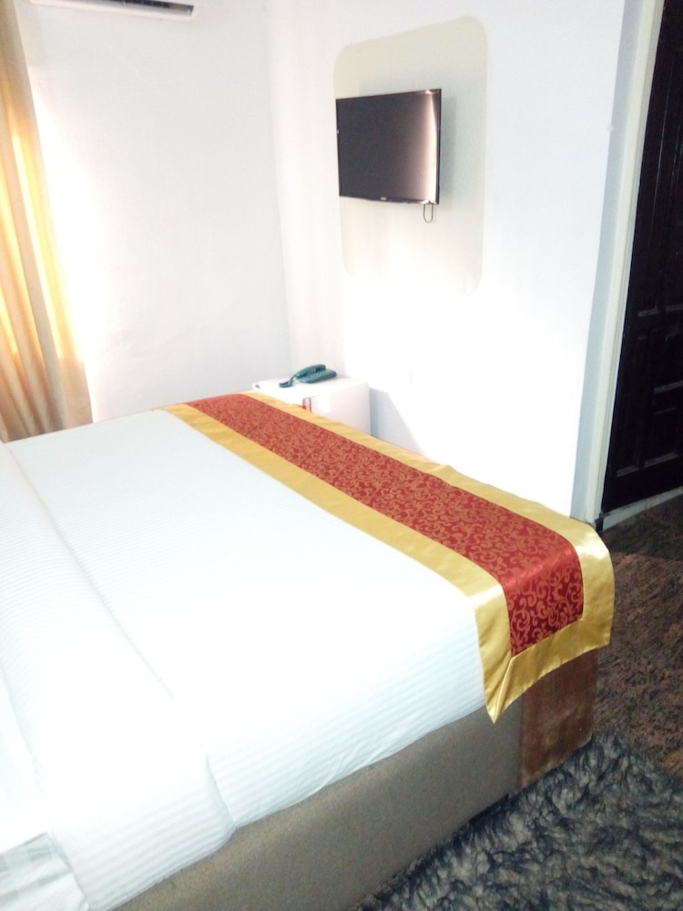Basic Double Room