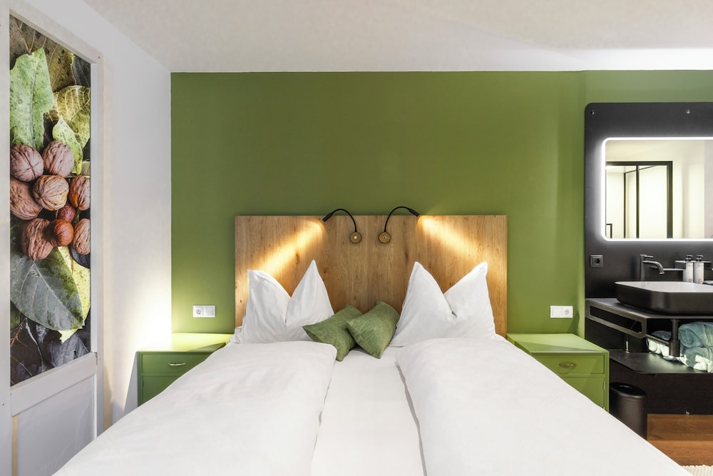Superior Suite, Garden View photo 3
