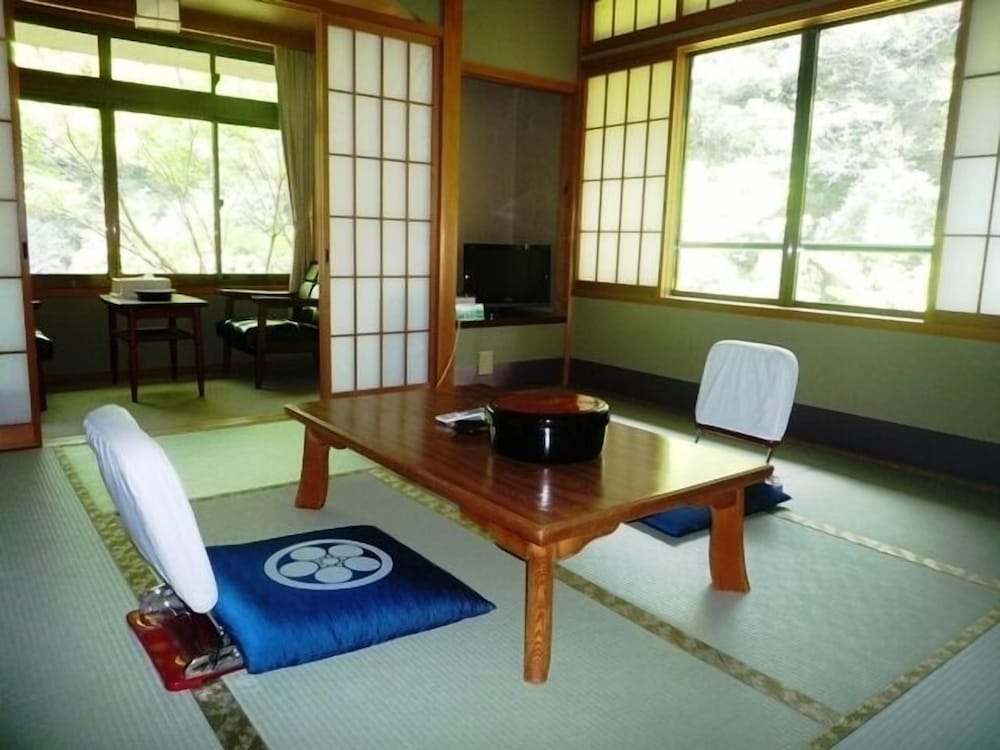 Traditional Room (Japanese Style, with 8 Tatami Mats)