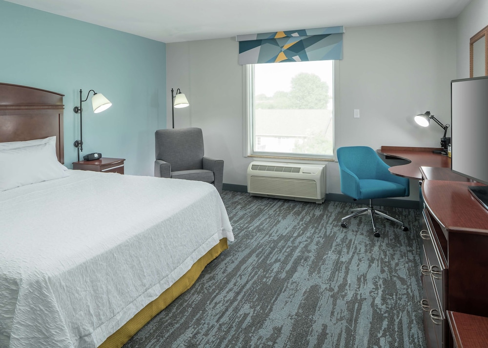 Room, 1 King Bed, Accessible - Photo 3
