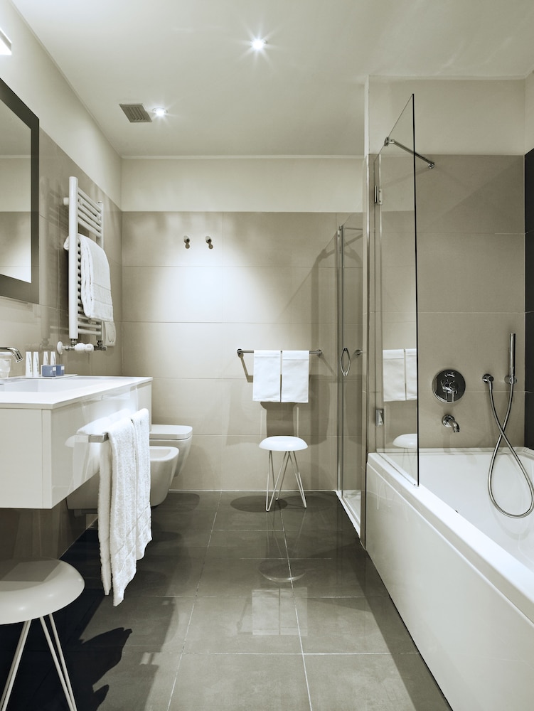 Suite - Photo 4