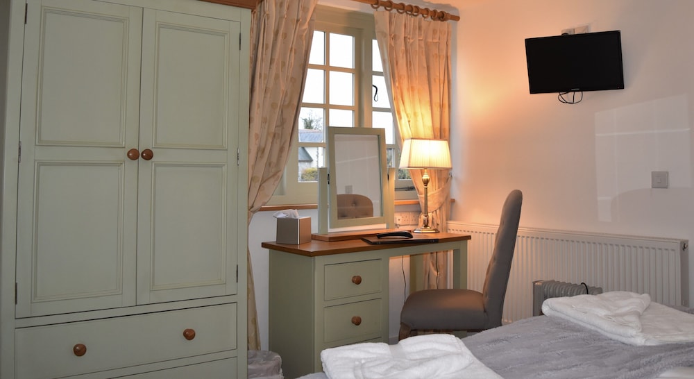 Family Quadruple Room, Ensuite (Room 2) photo 2