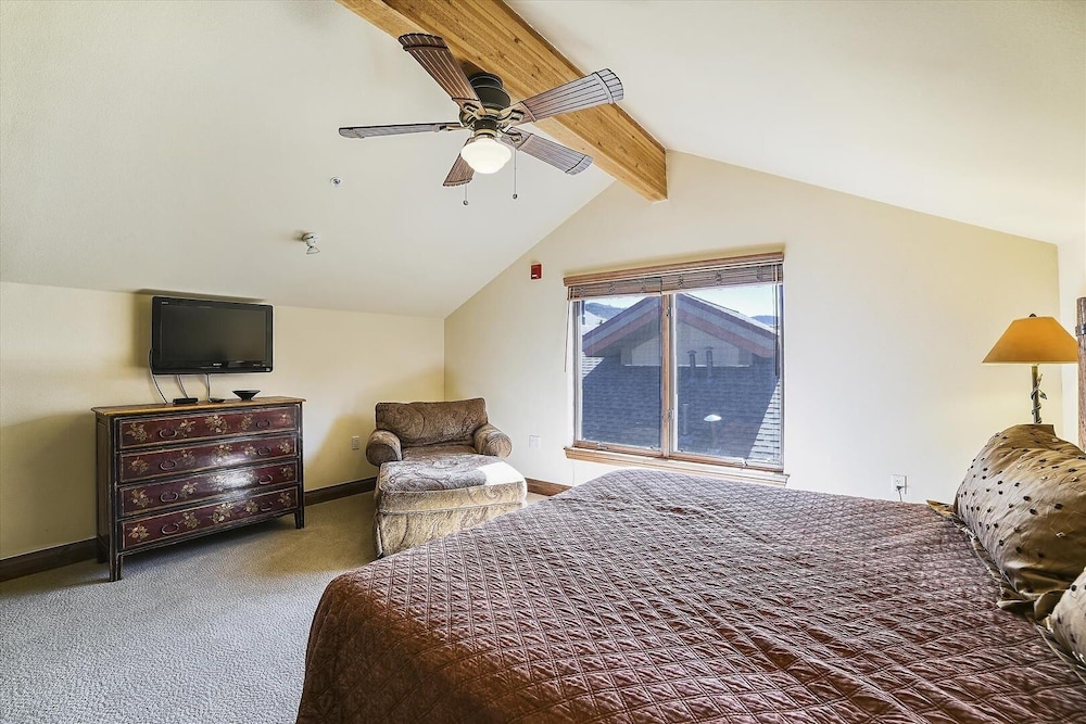 Condo, 3 Bedrooms