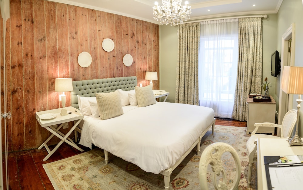 Luxury Room - Photo 13