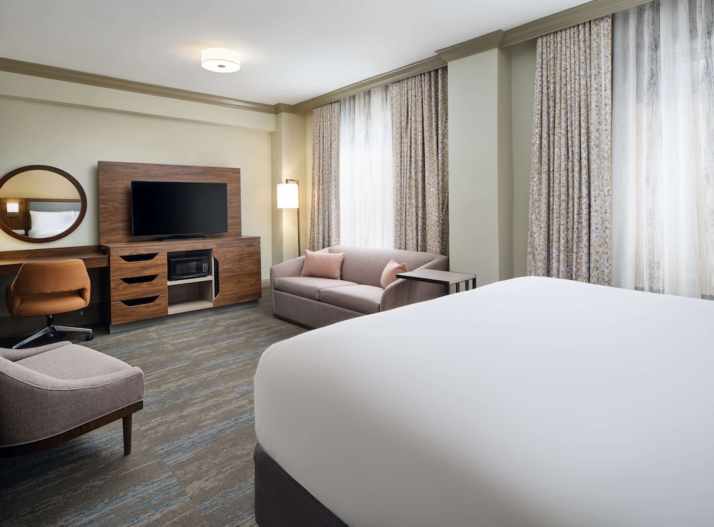Room, Multiple Beds, City View - Photo 10
