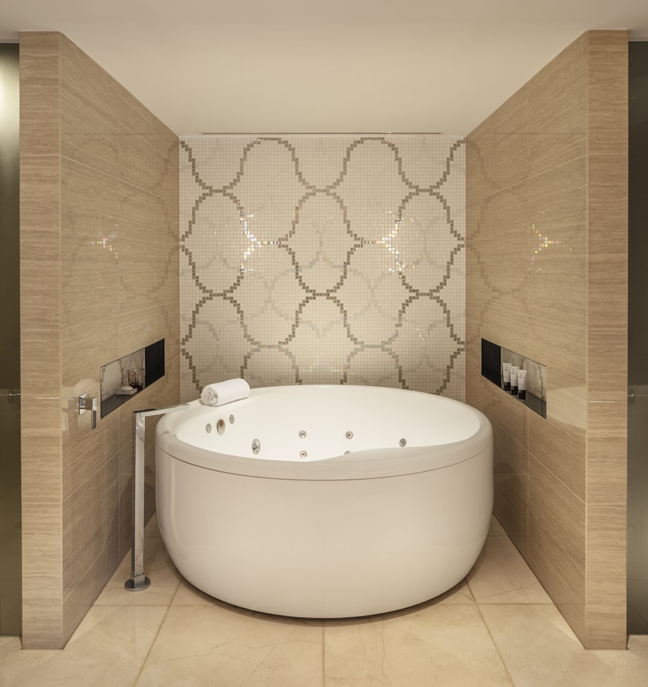 Jewel Spa Suite