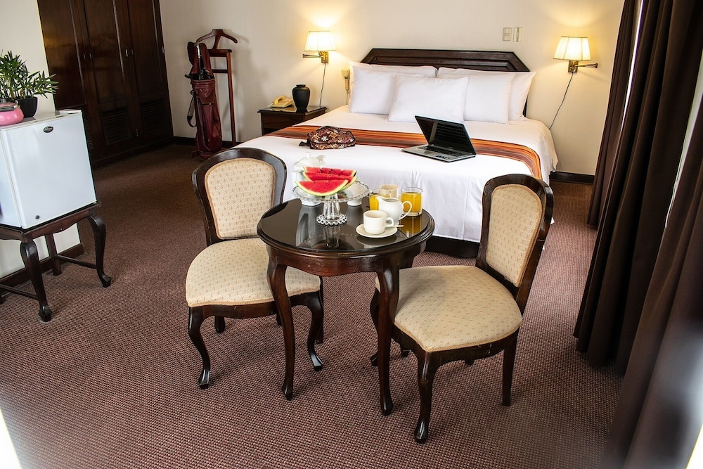 Deluxe Room, 1 King Bed