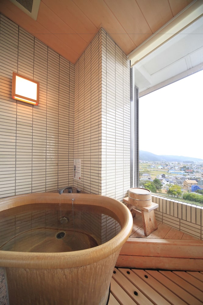 Twin Room with Private Bathroom photo 2