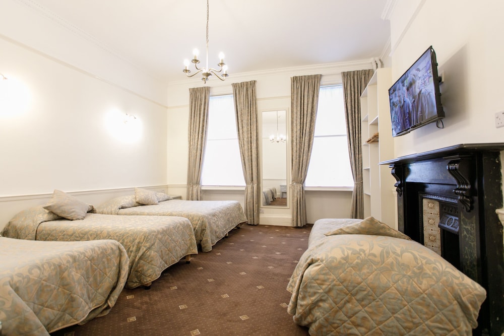Room, Ensuite, Ground Floor (sleeps 5) photo 2