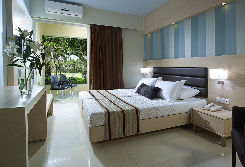 Superior Room, Garden View