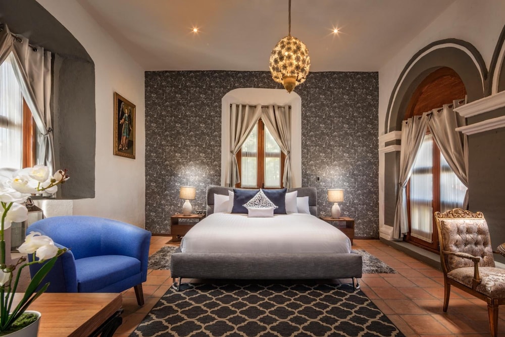 Luxury Suite, 1 King Bed photo 2