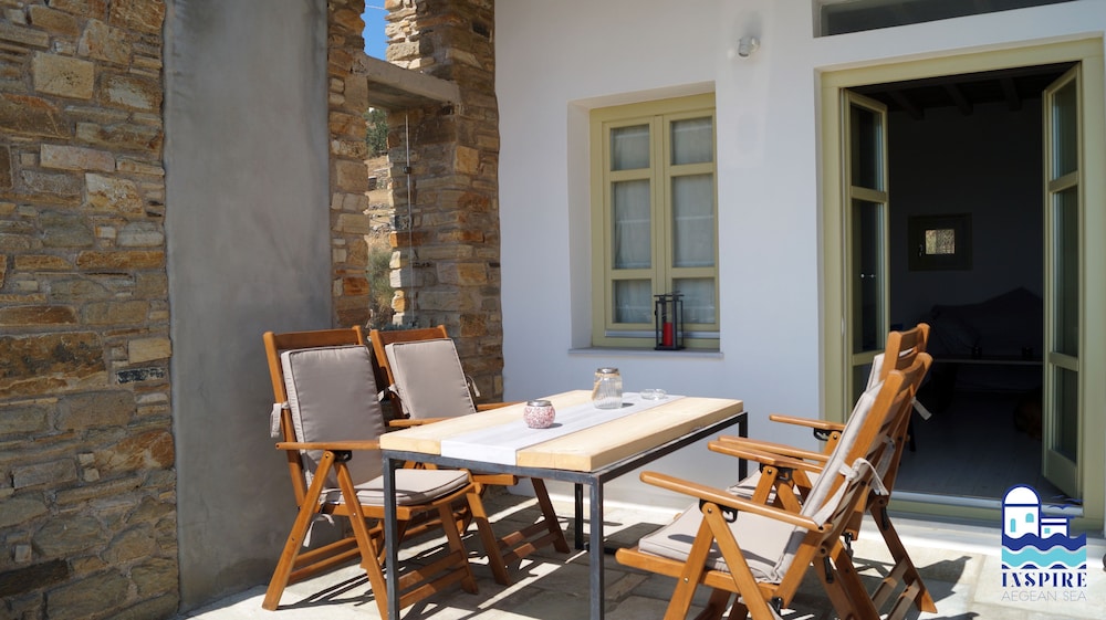 Deluxe Duplex, 3 Bedrooms, Sea View (Triantaros III) photo 2