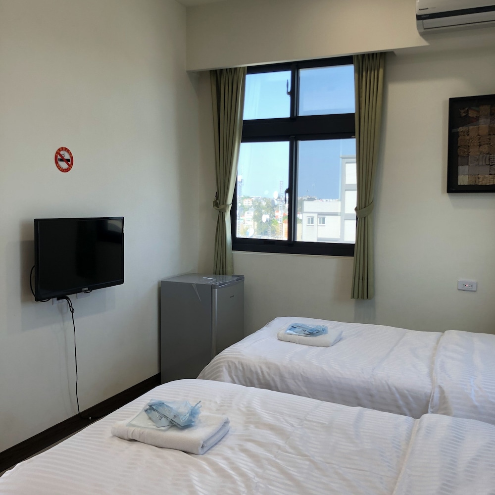 Superior Twin Room, City View photo 1