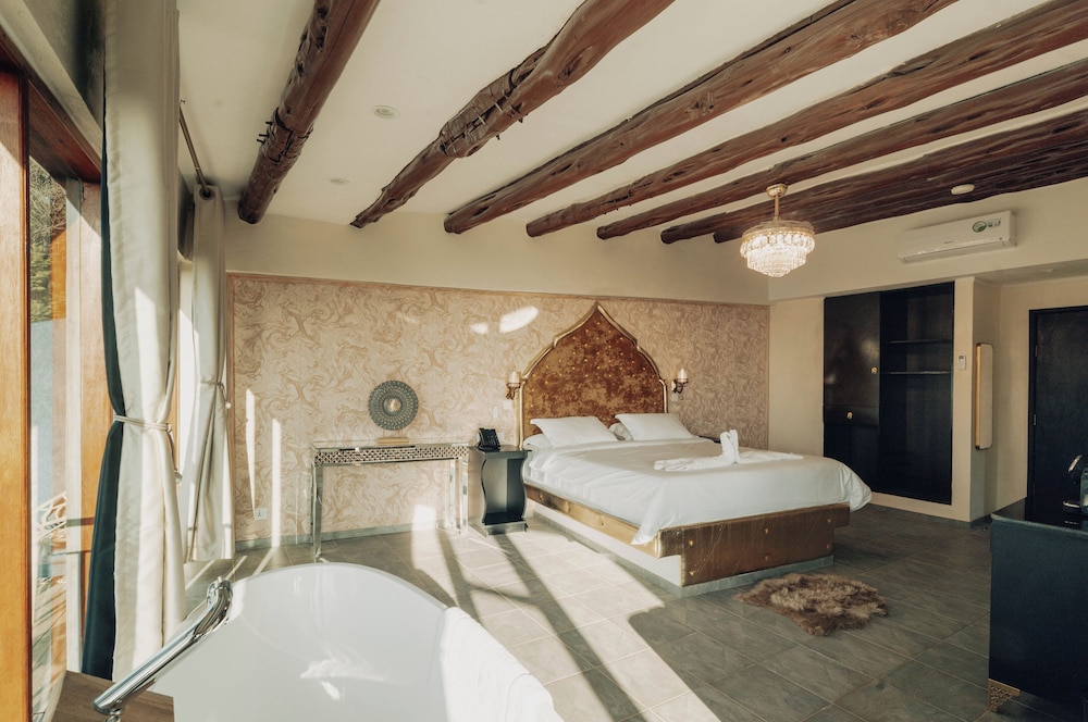 Superior Room, Mountain View