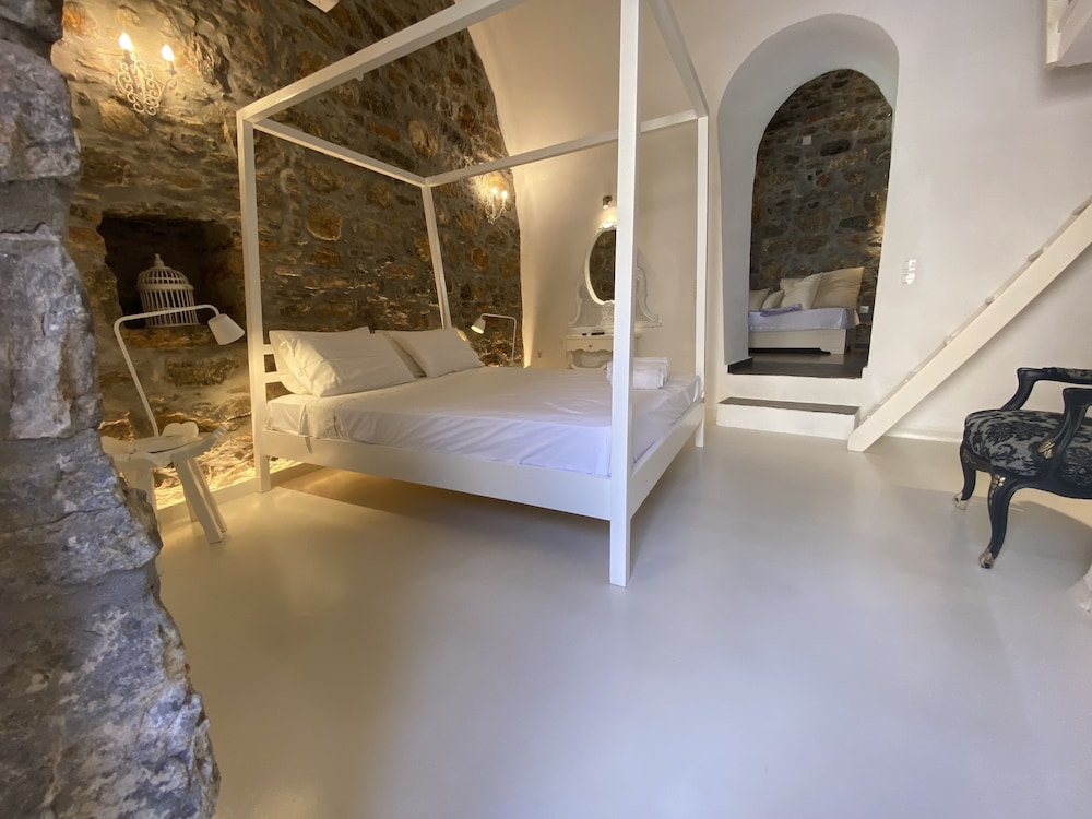 Exclusive Suite (Megalo Livadi) photo 1
