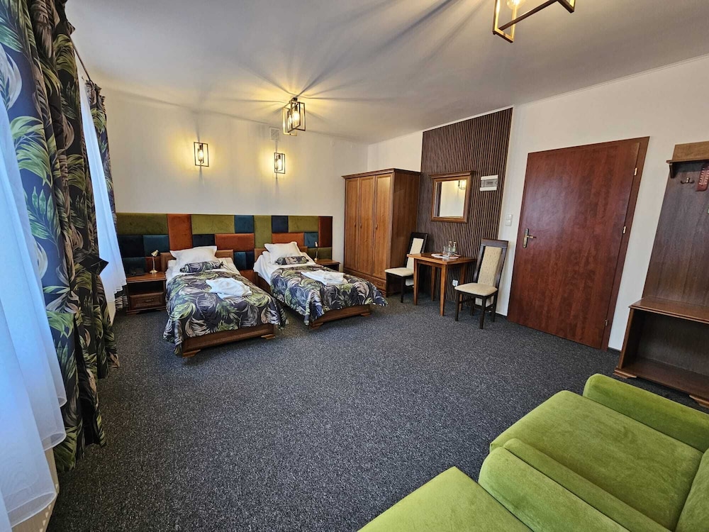 Basic Double or Twin Room photo 2