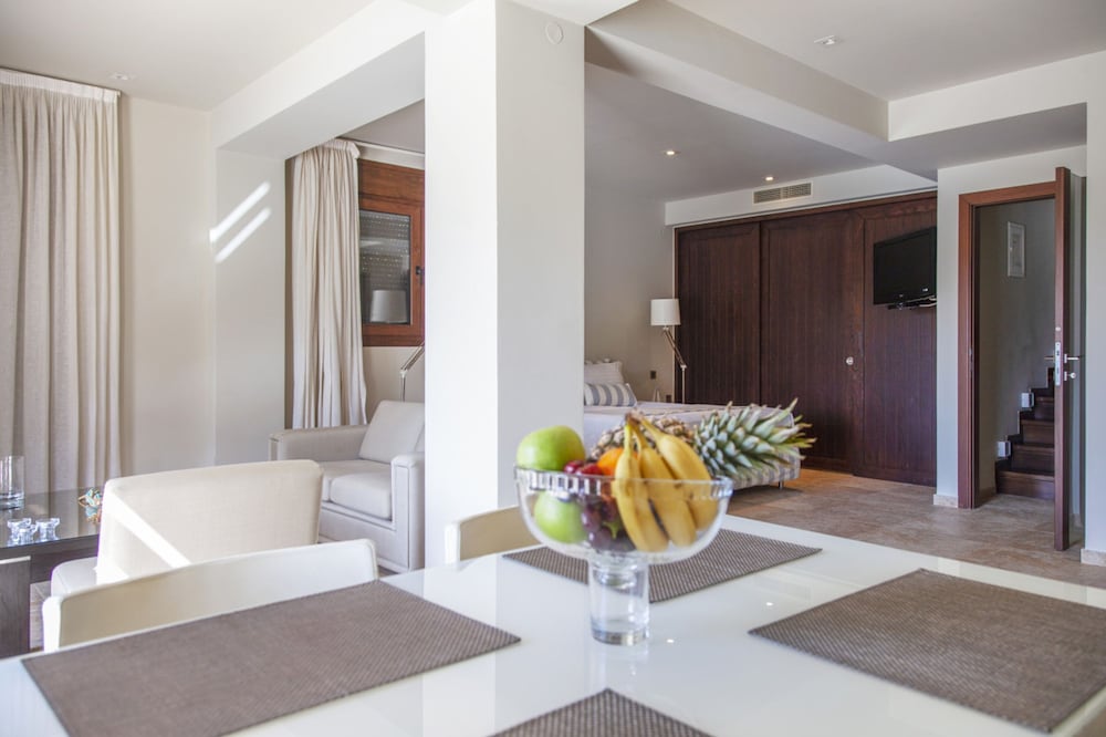 Villa photo 1