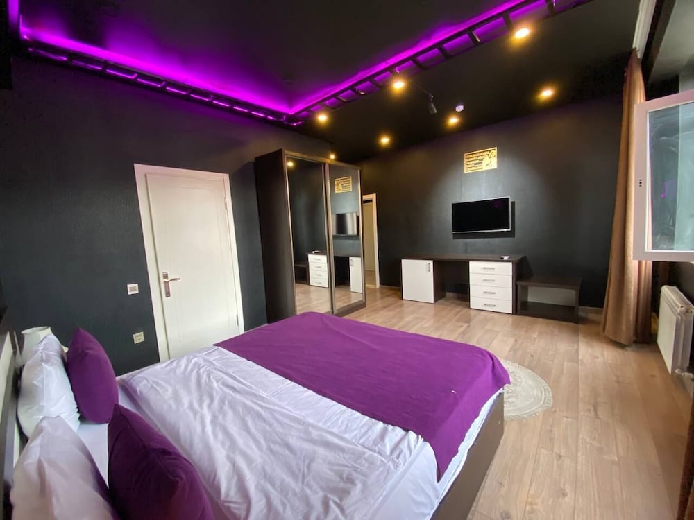 Connecting rooms with 2 double beds