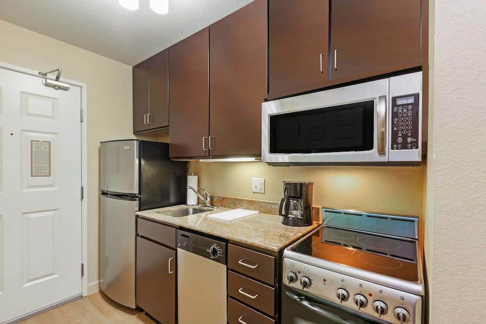 Suite, 1 Bedroom (Mobility/Hearing Accessible, Tub) photo 2