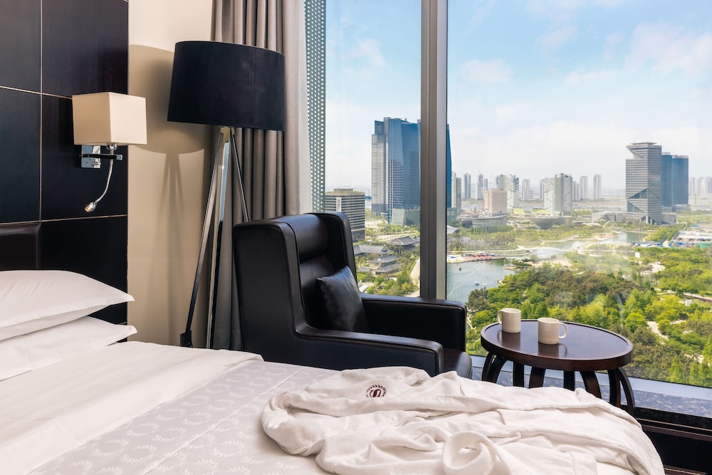 Executive Suite, 1 King Bed photo 3
