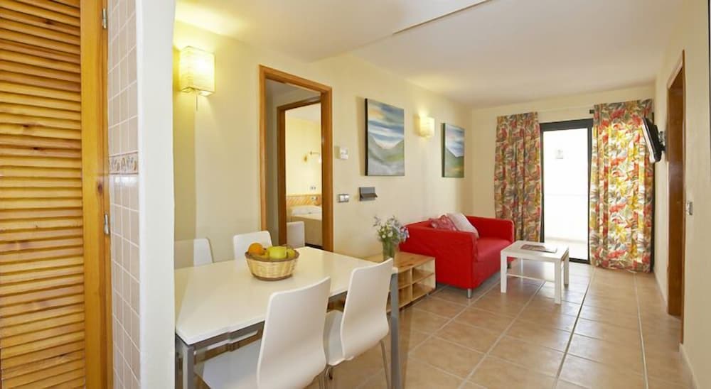 Apartment, 2 Bedrooms, Balcony photo 3
