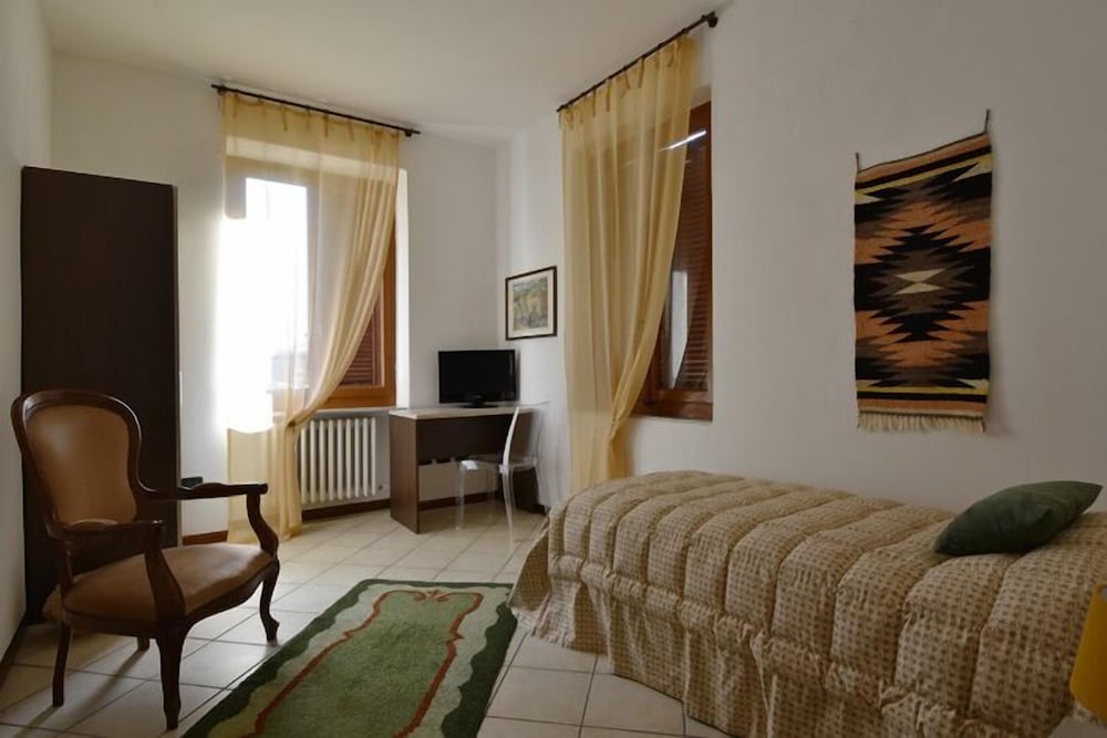 Single Room, Terrace