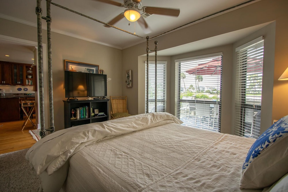 House, Multiple Beds, Balcony, Garden View photo 3