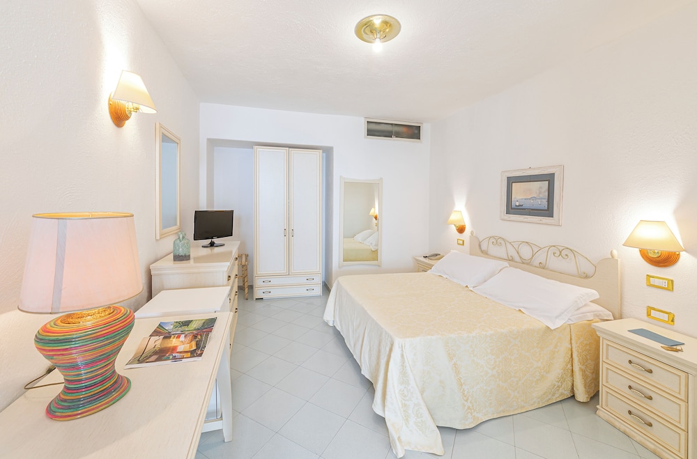Junior Suite, Terrace, Partial Sea View - Photo 3