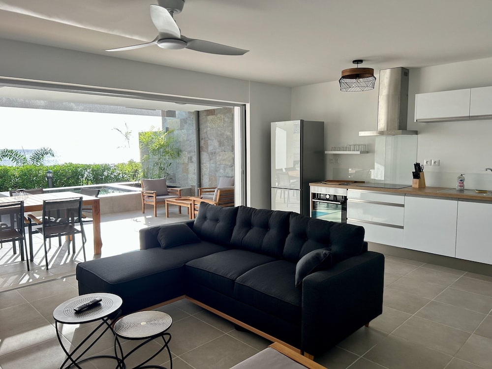Superior Apartment, 1 Bedroom, Private Pool, Beach View photo 3