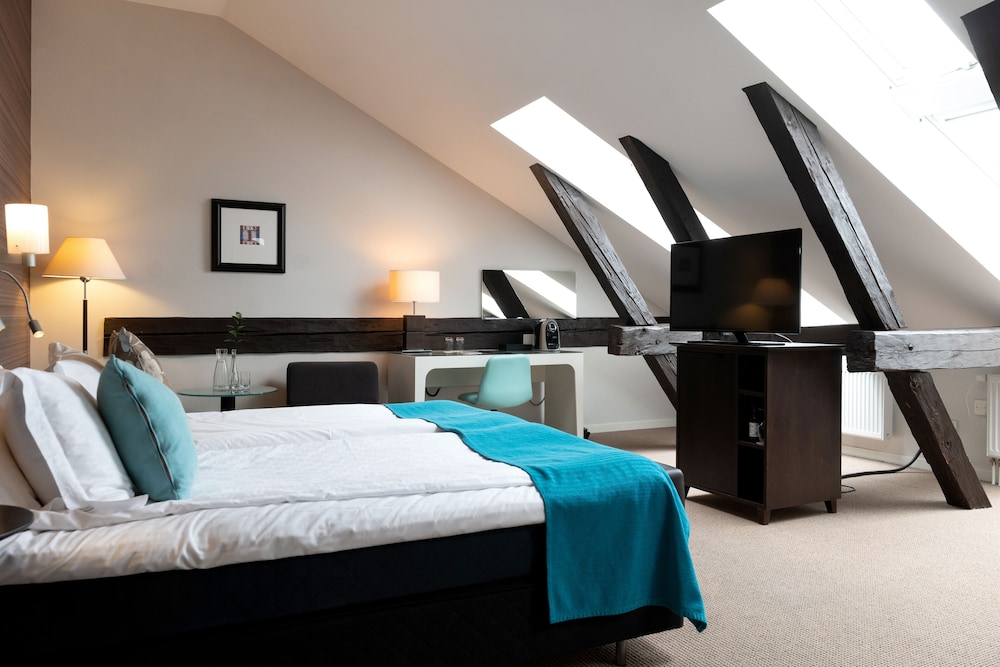 Deluxe Room - Photo 4