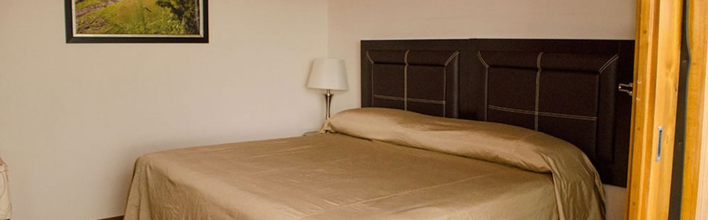 Cabin #1, 1 King Bed