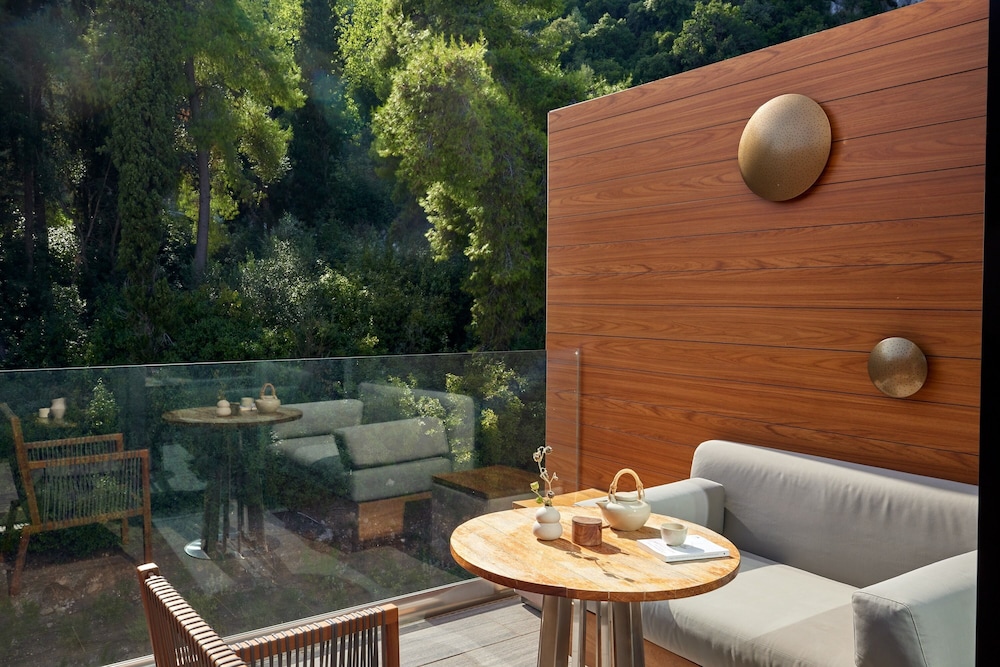 Achilleion Woodland View Grand Room - Twin - Photo 6