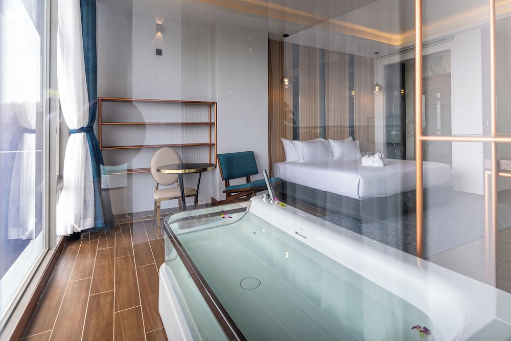 Premium Family Suite - Photo 4