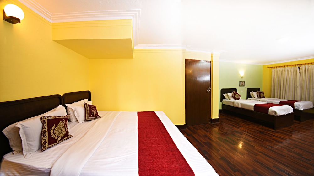 Family Room, 3 Bedrooms photo 1