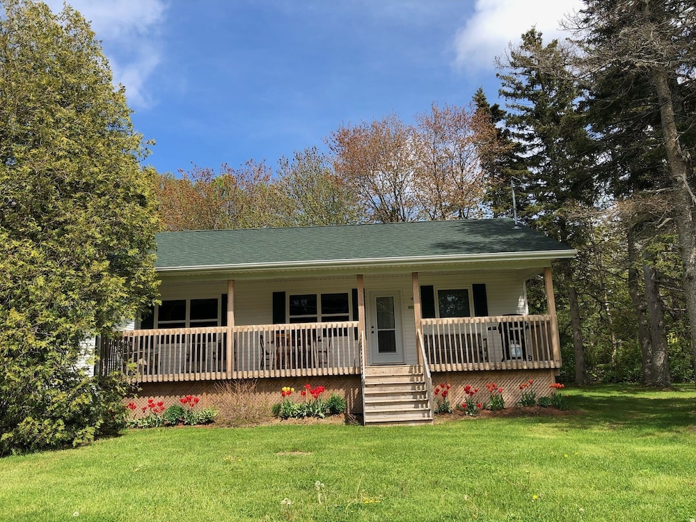 Executive Cottage 12-Two-Bedroom photo 1