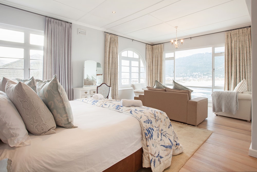 Premier Apartment, 2 Bedrooms, Beach View