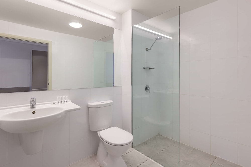 Executive Room - Photo 5