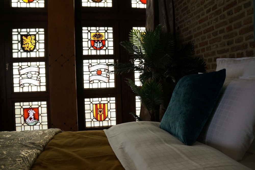 Superior Burgundian Suite with Terrace photo 2