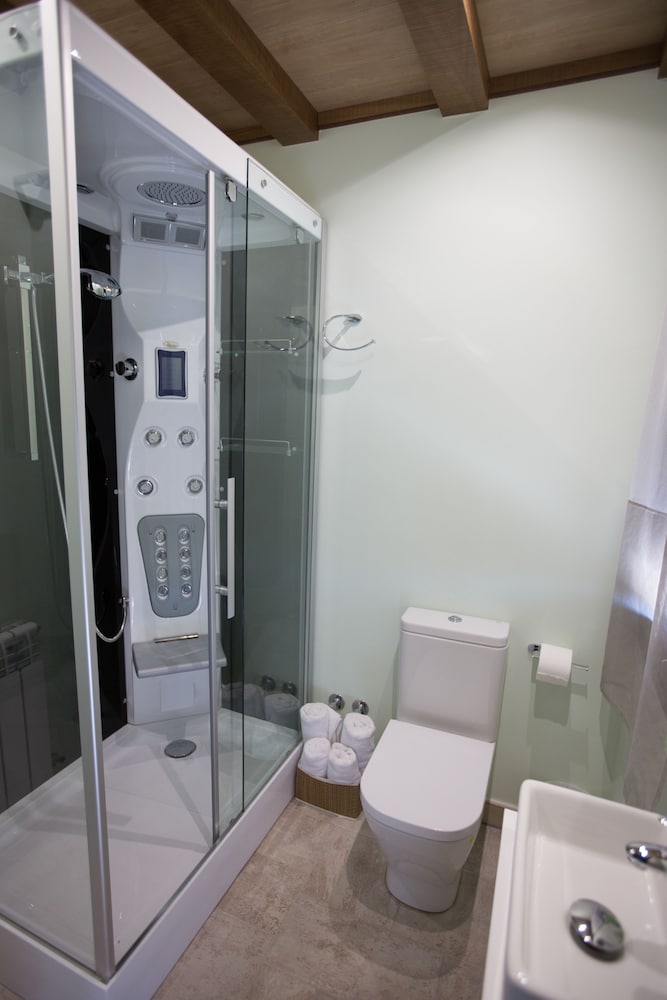 Exclusive House, 4 Bedrooms, Accessible, City View photo 3