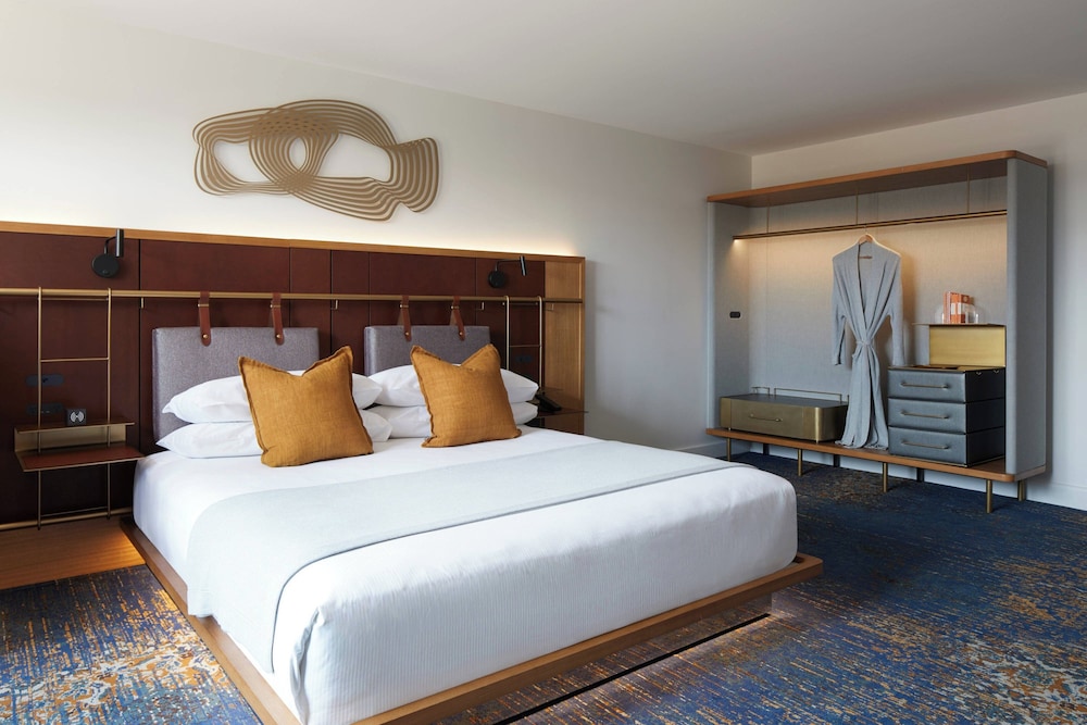 Room, 1 King Bed (View) - Photo 4
