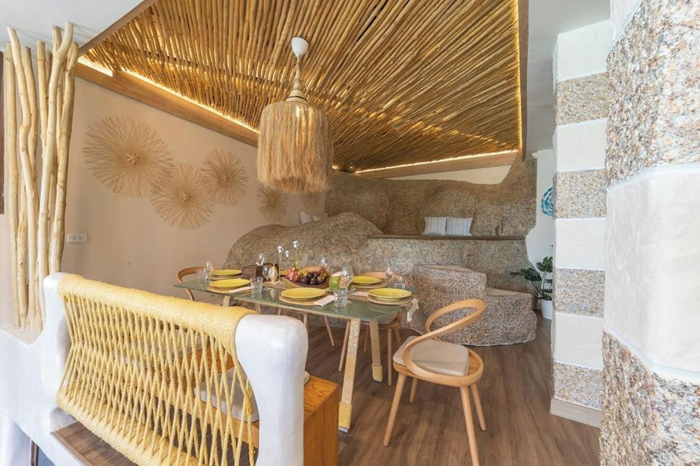 3 Bedroom Villa with Private Swimming Pool - Photo 22