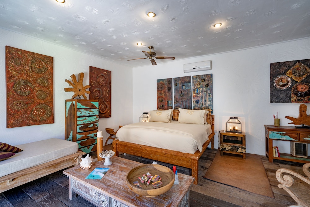 Superior Room, 1 King Bed, Courtyard View photo 1