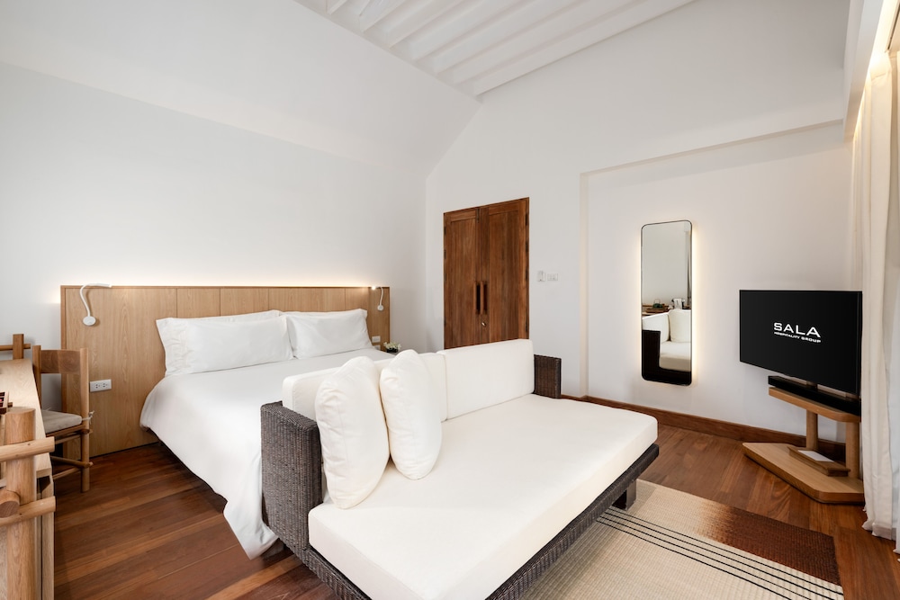 Deluxe Room, Balcony - Photo 2