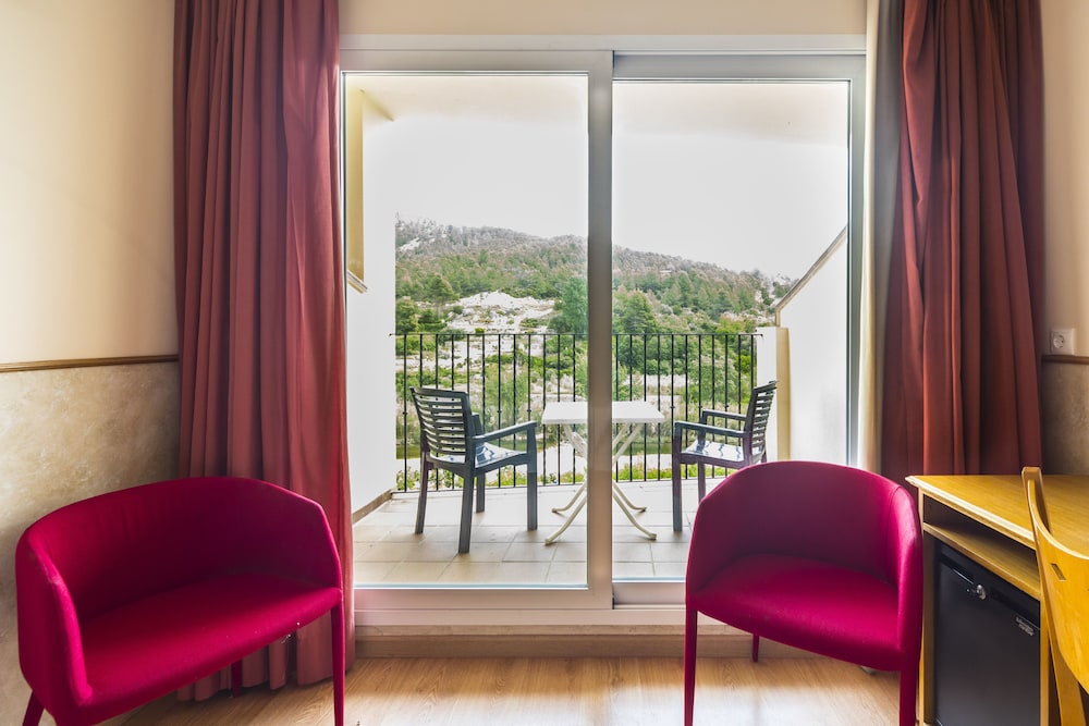 Premium Double Room, Balcony, River View Premium Double Room, Balcony, River View
