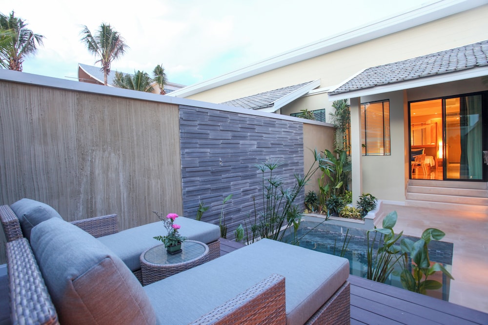 Pool Suite - Photo 2