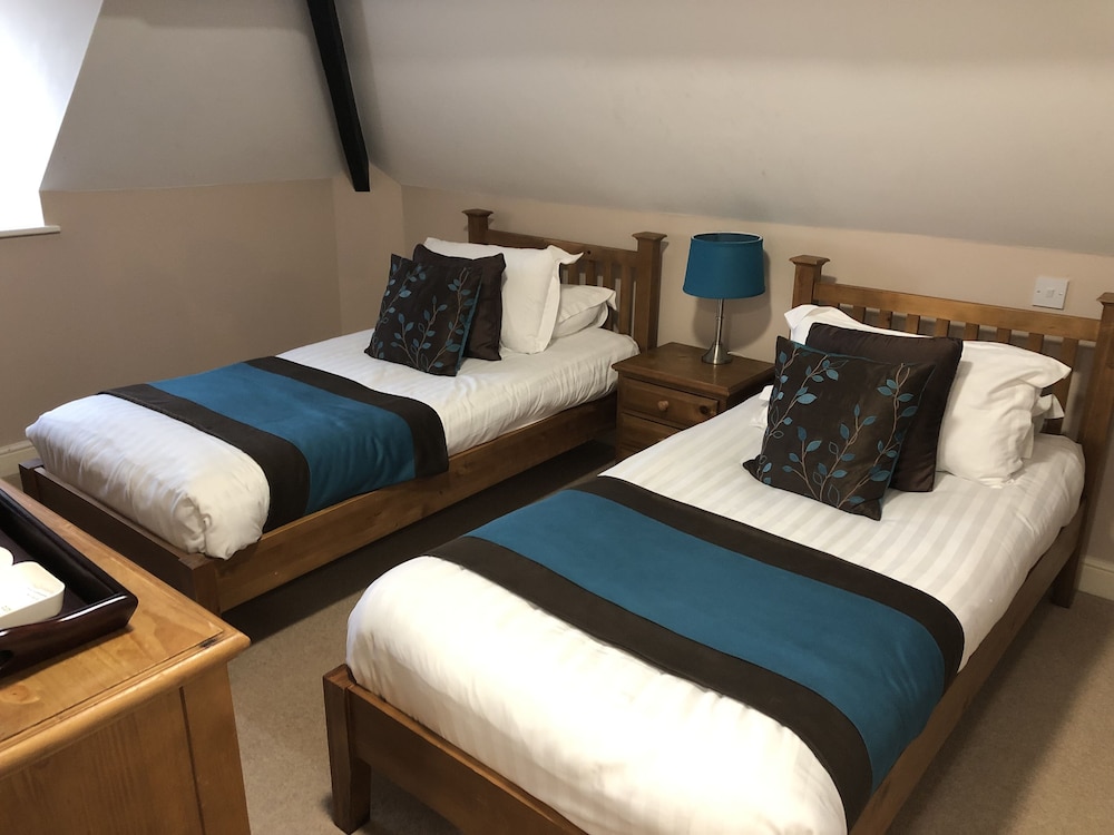 Standard Twin Room, Ensuite, River View - Photo 4